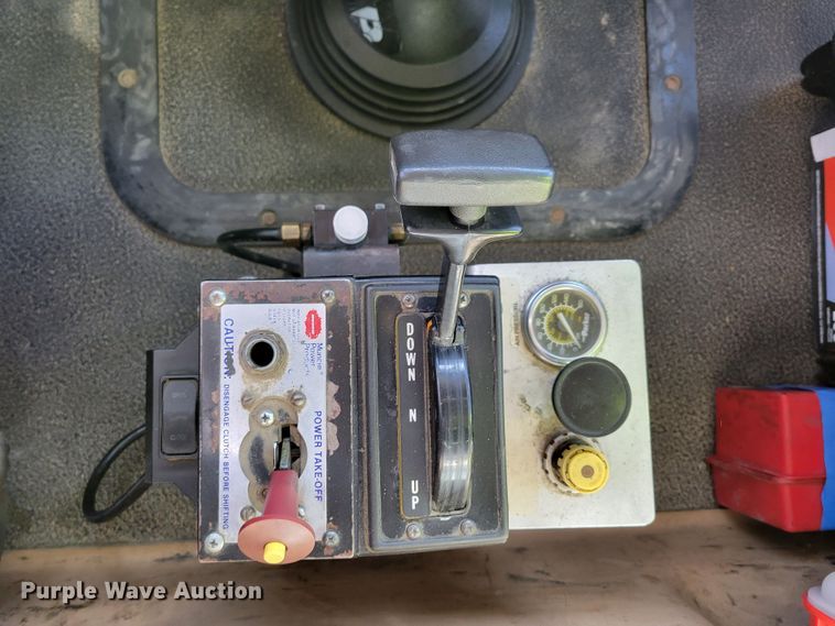 image for item DO4170 2002 Mack CV713 Granite  dump truck