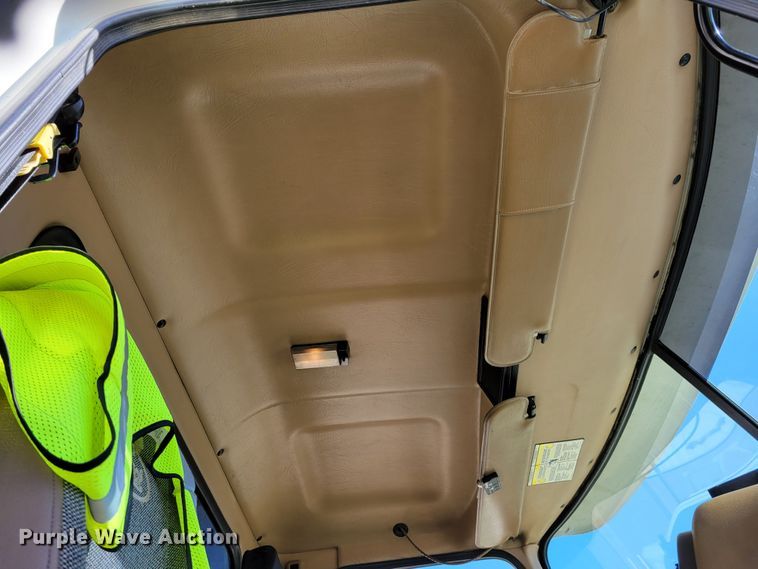 image for item DO4170 2002 Mack CV713 Granite  dump truck