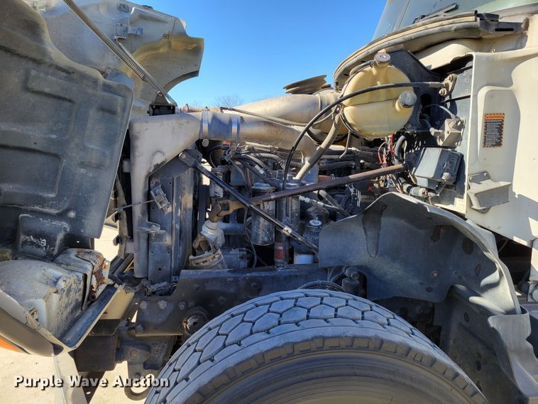 image for item DO4170 2002 Mack CV713 Granite  dump truck