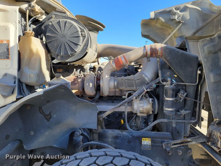 image for item DO4170 2002 Mack CV713 Granite  dump truck