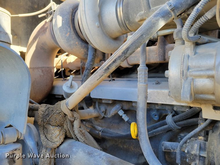 image for item DO4170 2002 Mack CV713 Granite  dump truck