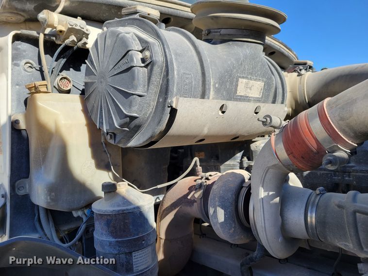 image for item DO4170 2002 Mack CV713 Granite  dump truck