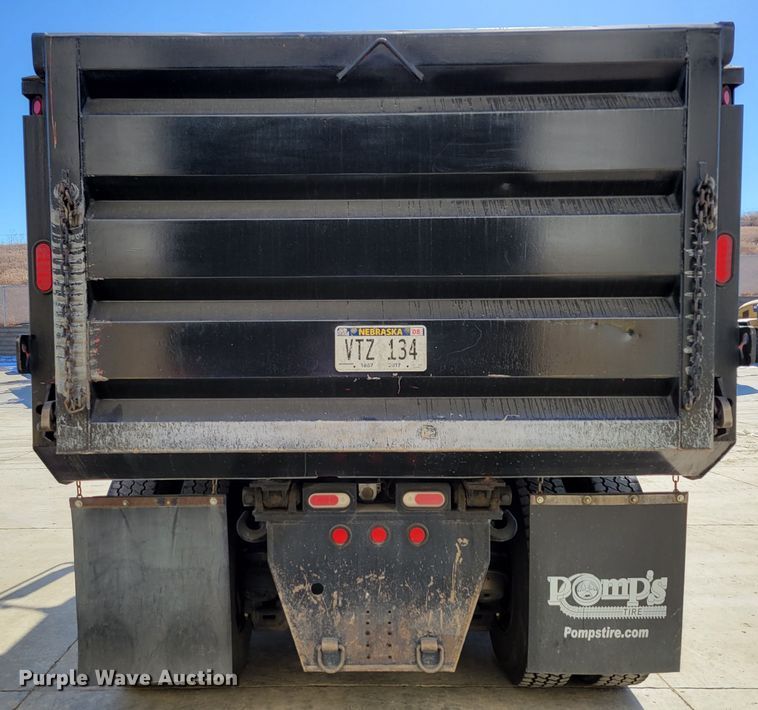 image for item DO4170 2002 Mack CV713 Granite  dump truck