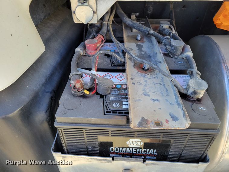 image for item DO4170 2002 Mack CV713 Granite  dump truck