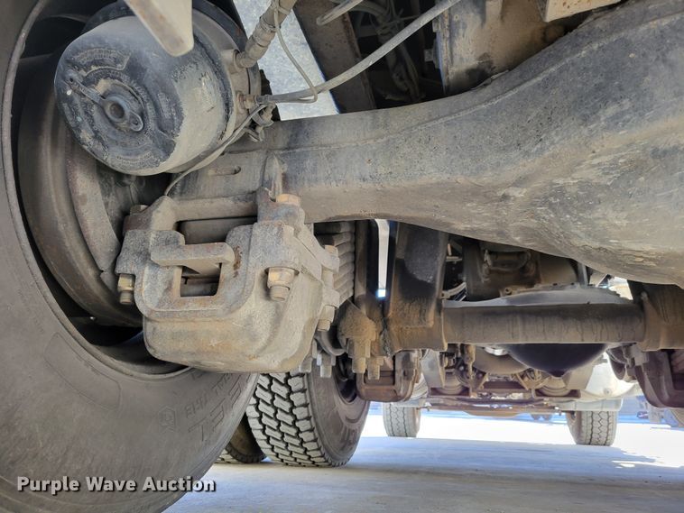 image for item DO4170 2002 Mack CV713 Granite  dump truck