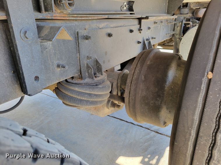 image for item DO4170 2002 Mack CV713 Granite  dump truck