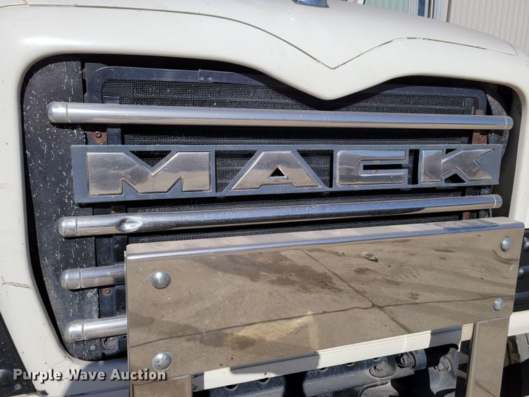 image for item DO4170 2002 Mack CV713 Granite  dump truck