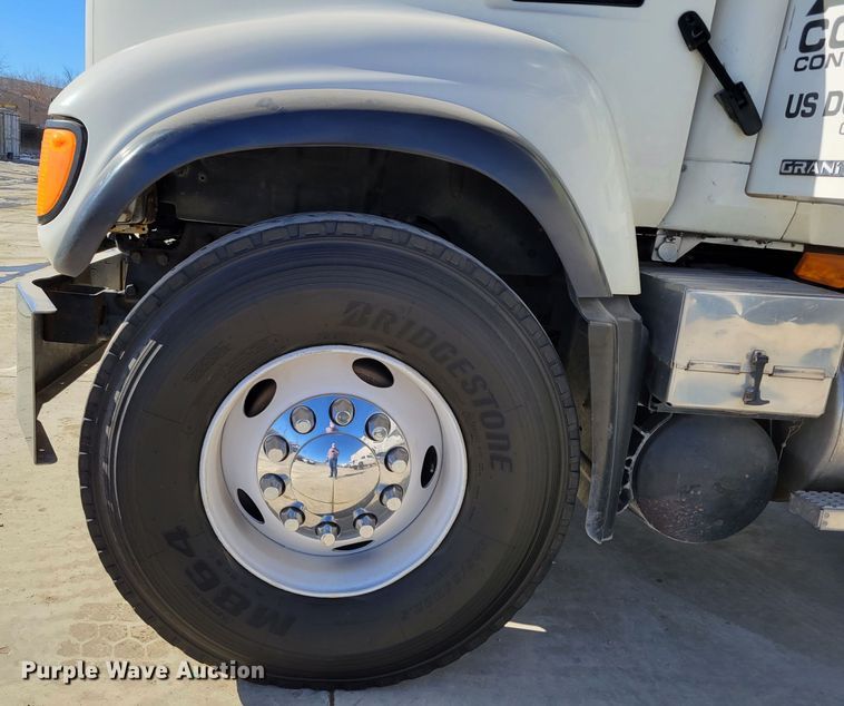 image for item DO4170 2002 Mack CV713 Granite  dump truck