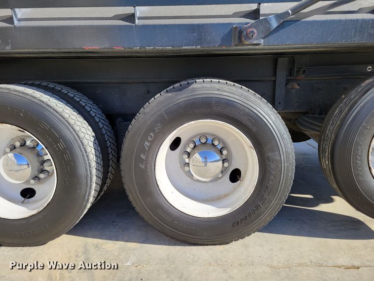 image for item DO4170 2002 Mack CV713 Granite  dump truck