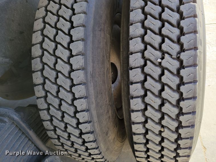 image for item DO4170 2002 Mack CV713 Granite  dump truck