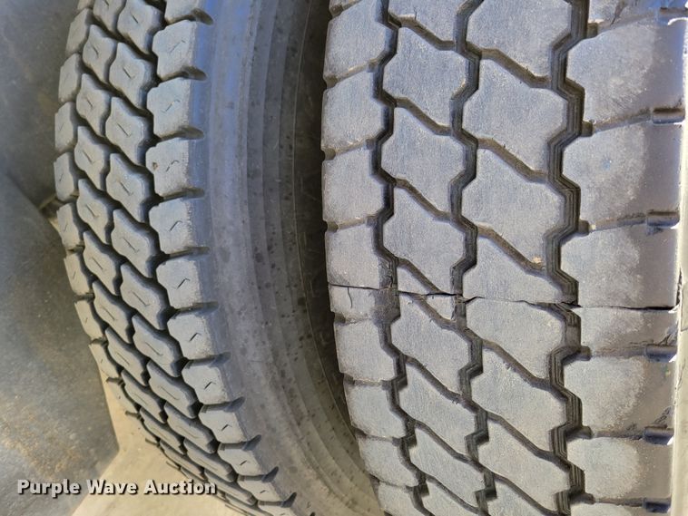 image for item DO4170 2002 Mack CV713 Granite  dump truck