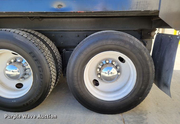 image for item DO4170 2002 Mack CV713 Granite  dump truck