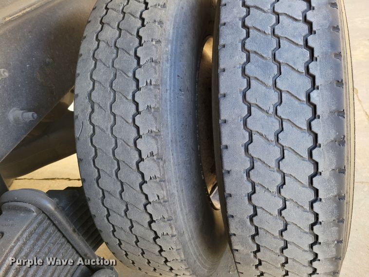 image for item DO4170 2002 Mack CV713 Granite  dump truck