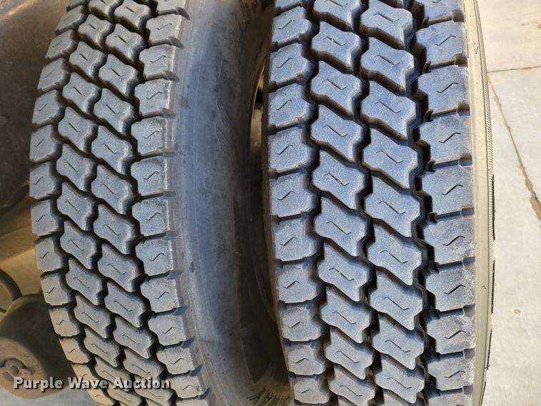 image for item DO4170 2002 Mack CV713 Granite  dump truck