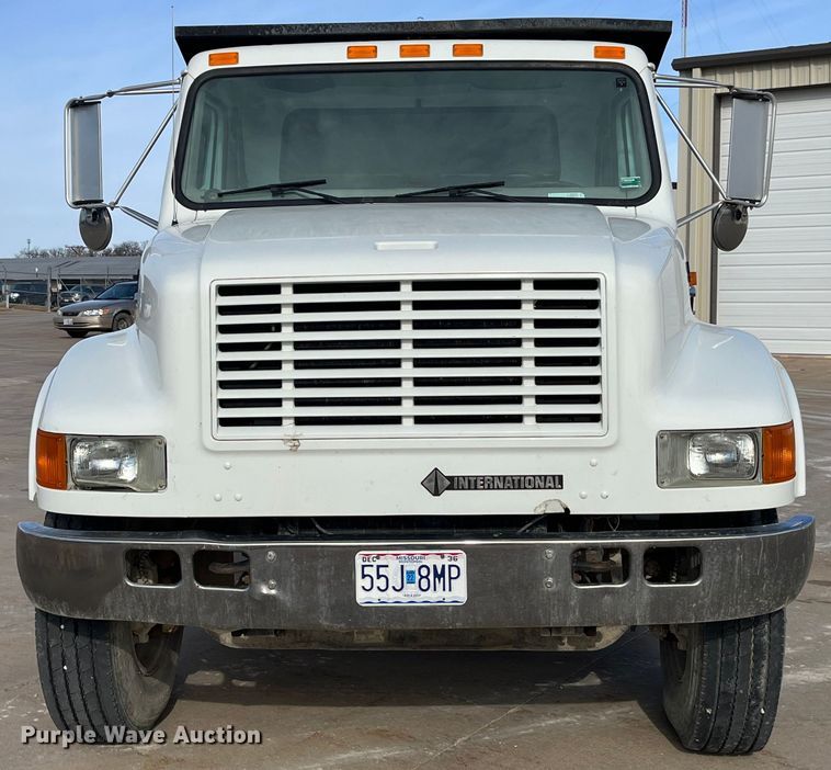 image for item DP0465 1999 International 4700  dump truck