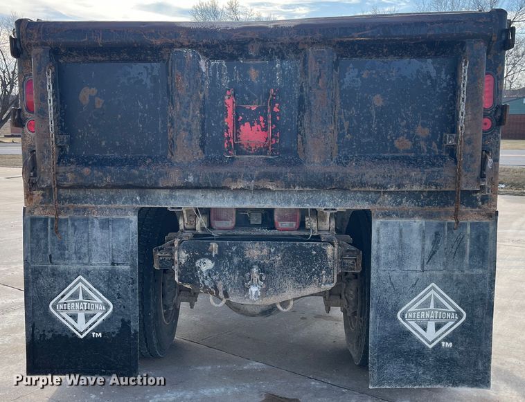 image for item DP0465 1999 International 4700  dump truck