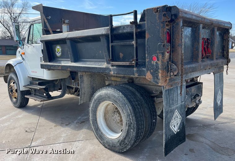 image for item DP0465 1999 International 4700  dump truck