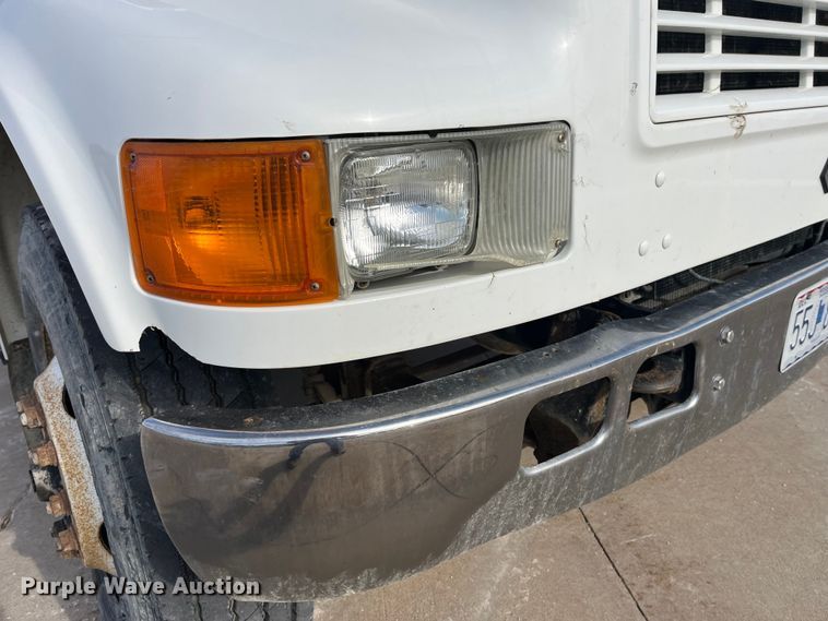 image for item DP0465 1999 International 4700  dump truck