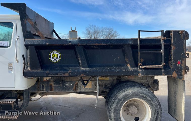 image for item DP0465 1999 International 4700  dump truck