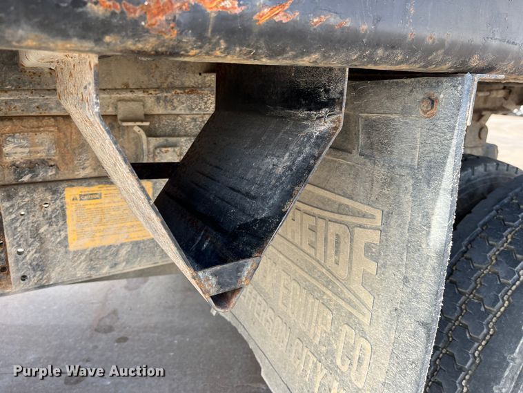 image for item DP0465 1999 International 4700  dump truck