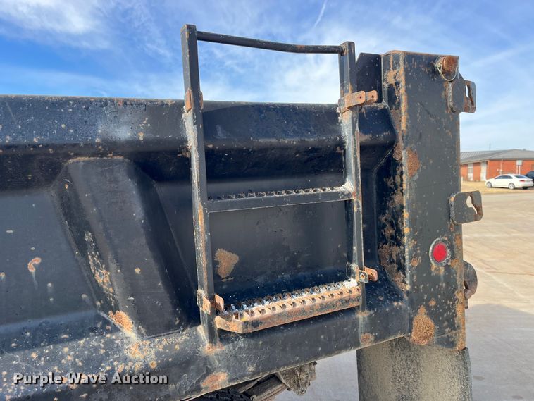 image for item DP0465 1999 International 4700  dump truck