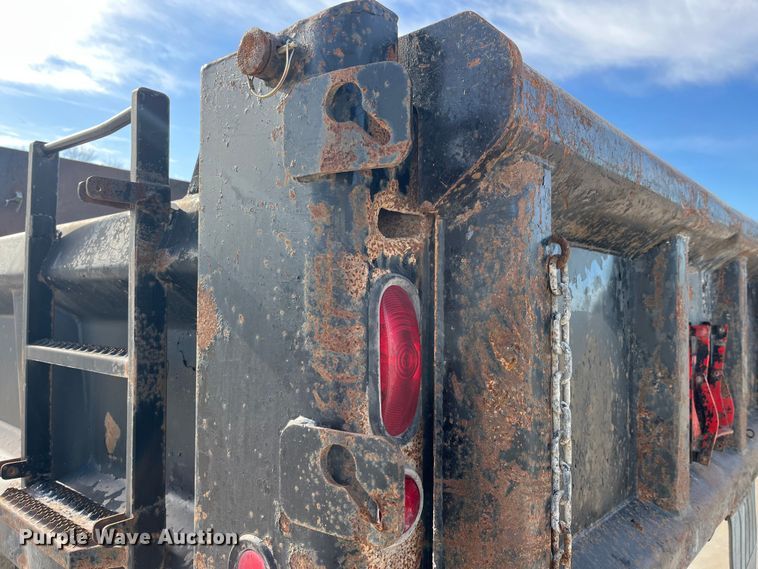 image for item DP0465 1999 International 4700  dump truck