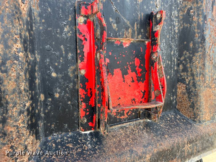 image for item DP0465 1999 International 4700  dump truck