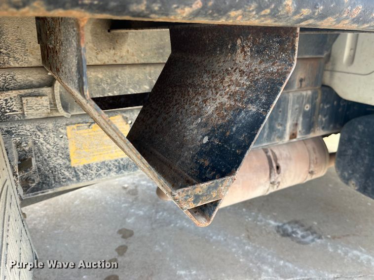 image for item DP0465 1999 International 4700  dump truck