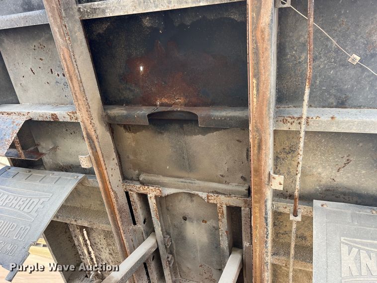 image for item DP0465 1999 International 4700  dump truck