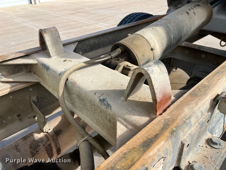 image for item DP0465 1999 International 4700  dump truck