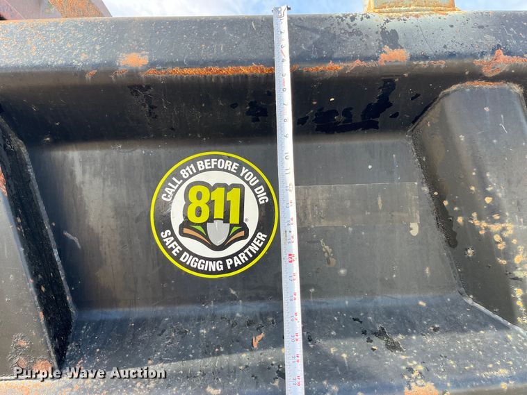 image for item DP0465 1999 International 4700  dump truck