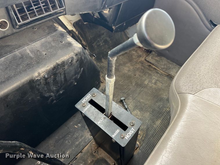 image for item DP0465 1999 International 4700  dump truck