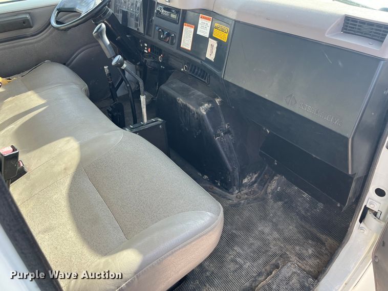 image for item DP0465 1999 International 4700  dump truck