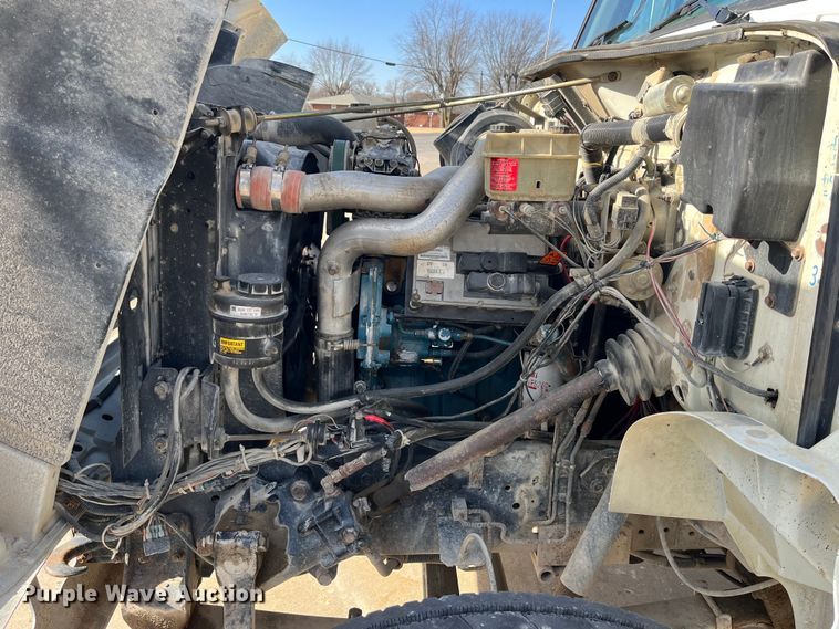 image for item DP0465 1999 International 4700  dump truck