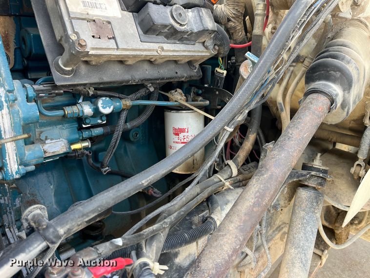 image for item DP0465 1999 International 4700  dump truck