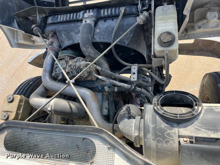 image for item DP0465 1999 International 4700  dump truck