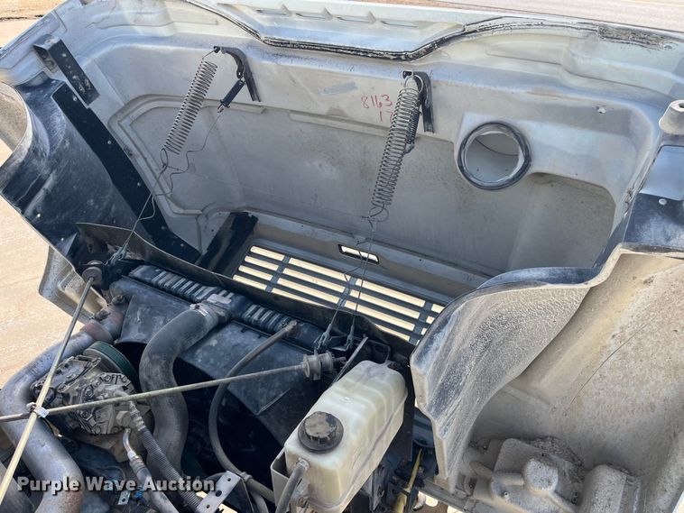 image for item DP0465 1999 International 4700  dump truck