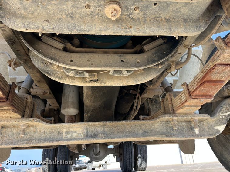 image for item DP0465 1999 International 4700  dump truck