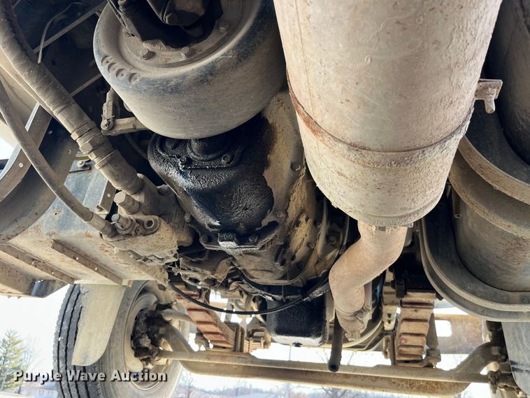 image for item DP0465 1999 International 4700  dump truck