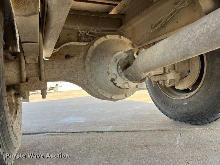 image for item DP0465 1999 International 4700  dump truck