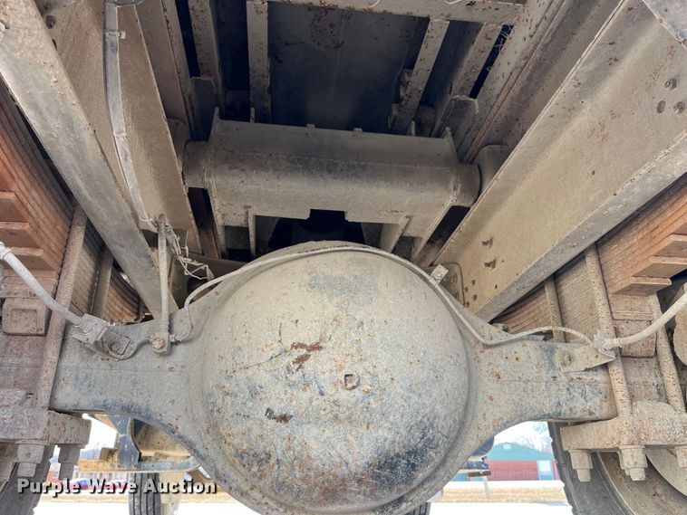 image for item DP0465 1999 International 4700  dump truck