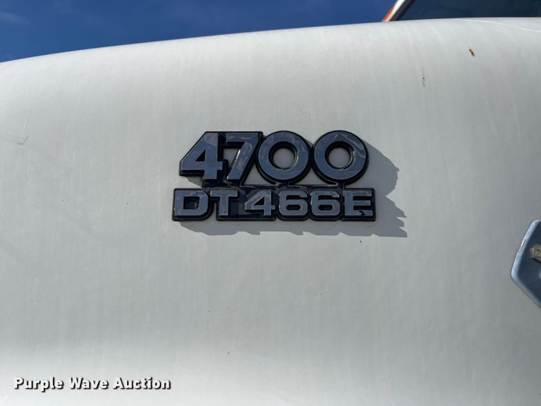 image for item DP0465 1999 International 4700  dump truck