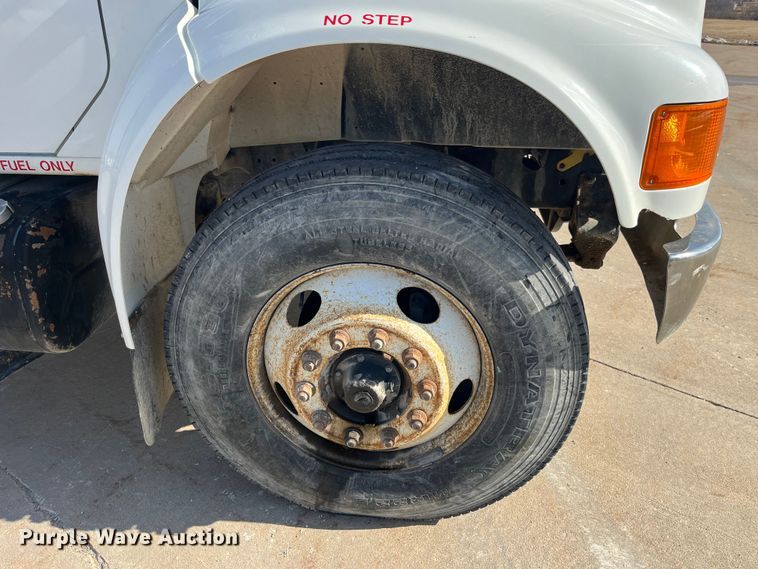 image for item DP0465 1999 International 4700  dump truck