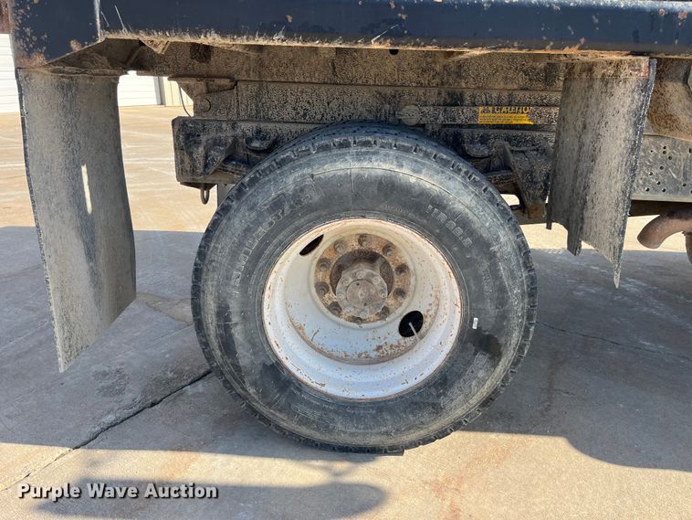 image for item DP0465 1999 International 4700  dump truck