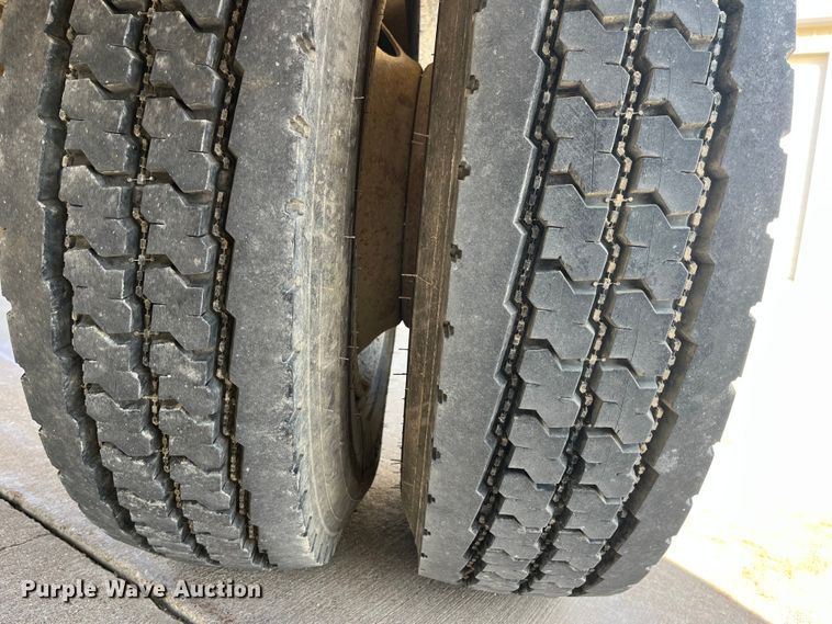 image for item DP0465 1999 International 4700  dump truck