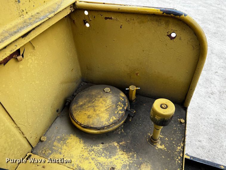 image for item DQ1959 1970 Galion 160 Series L  rigid frame motor grader