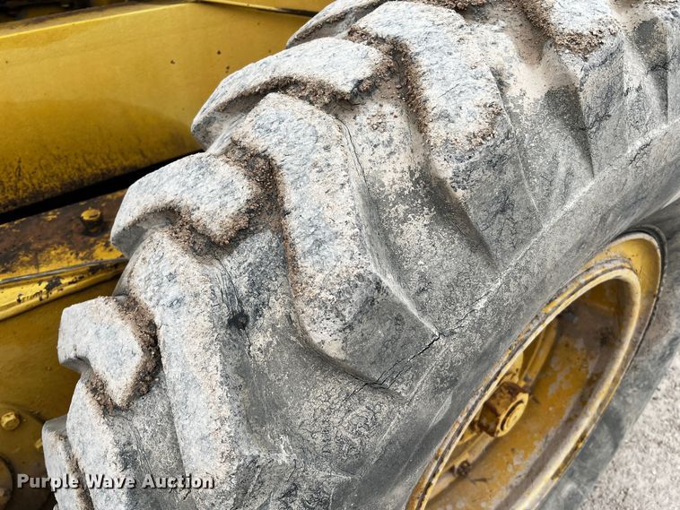 image for item DQ1959 1970 Galion 160 Series L  rigid frame motor grader