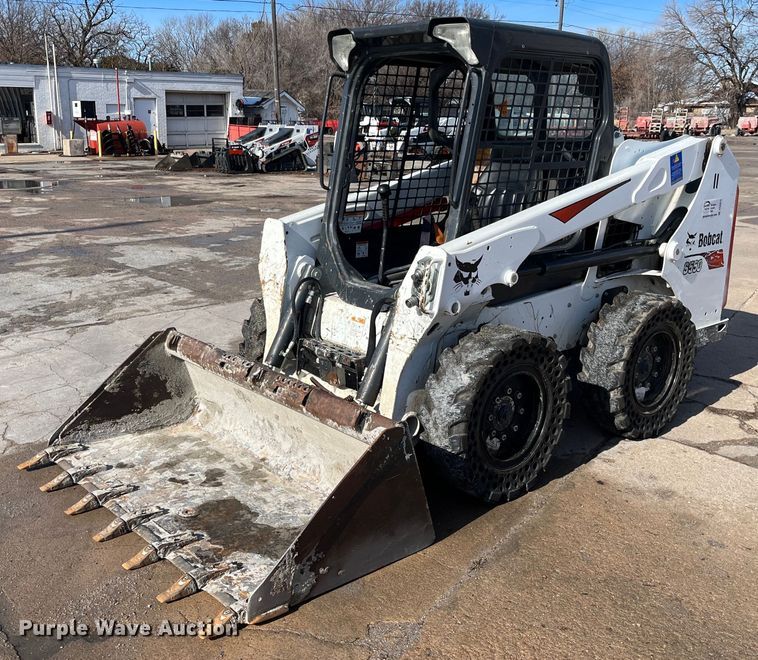 image for item DQ3972 2017 Bobcat S550  skid steer loader