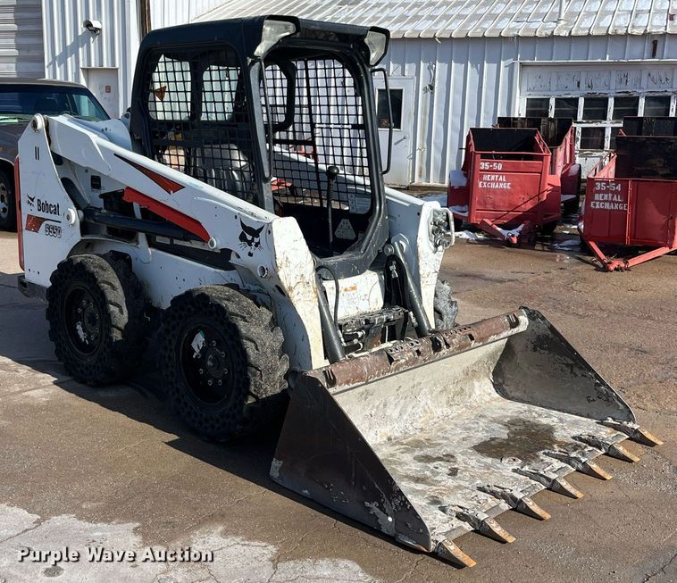 image for item DQ3972 2017 Bobcat S550  skid steer loader