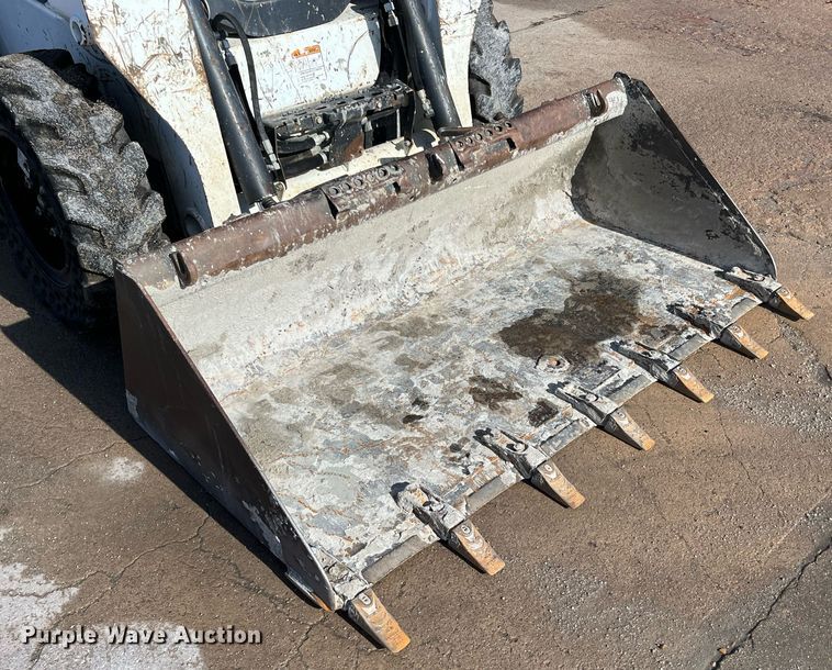 image for item DQ3972 2017 Bobcat S550  skid steer loader